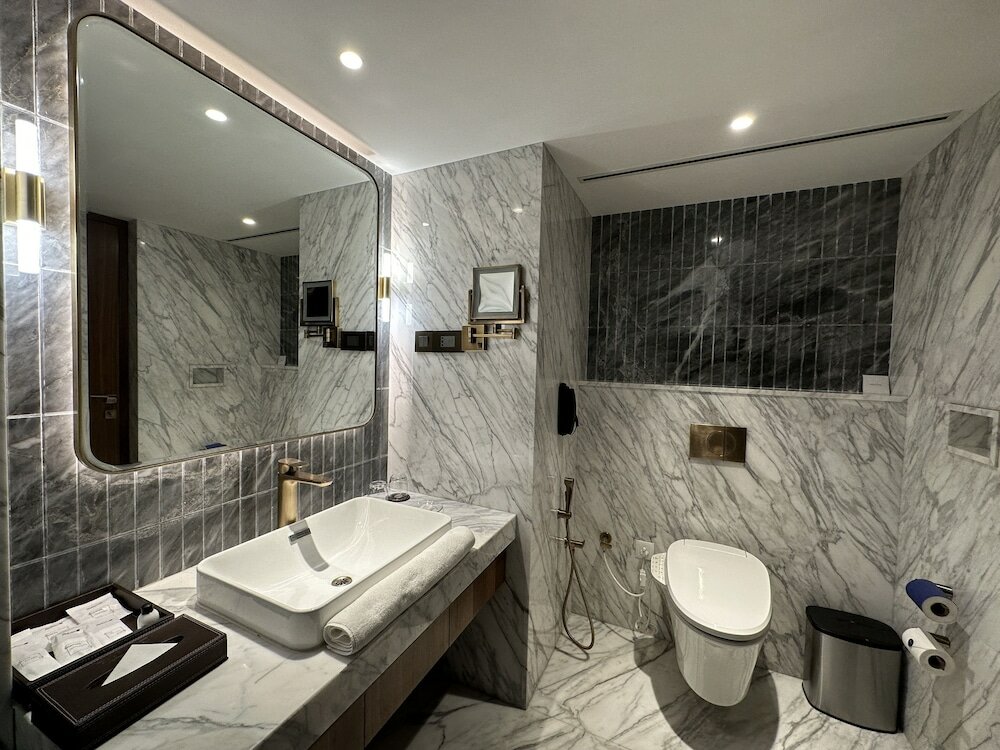 Фото Radisson Blu Hotel & Suites GRT Chennai