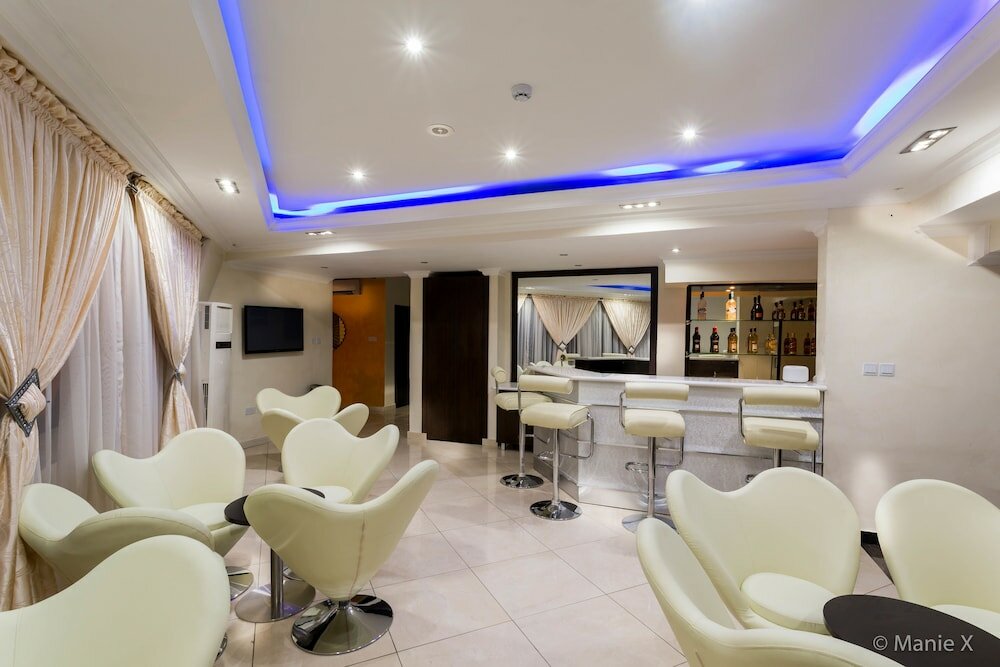 Фото Morning Side Suites Etim Inyang