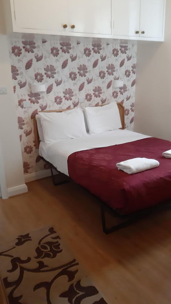 Фото Chiswick Lodge Hotel