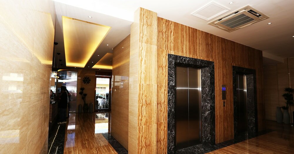 Фото Lotus Blu Hotel