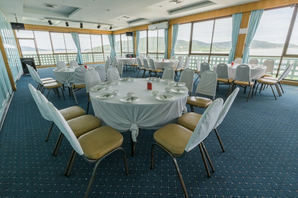 Фото Lake Inn Hotel