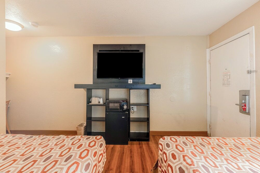 Фото Travelodge by Wyndham Oceanside