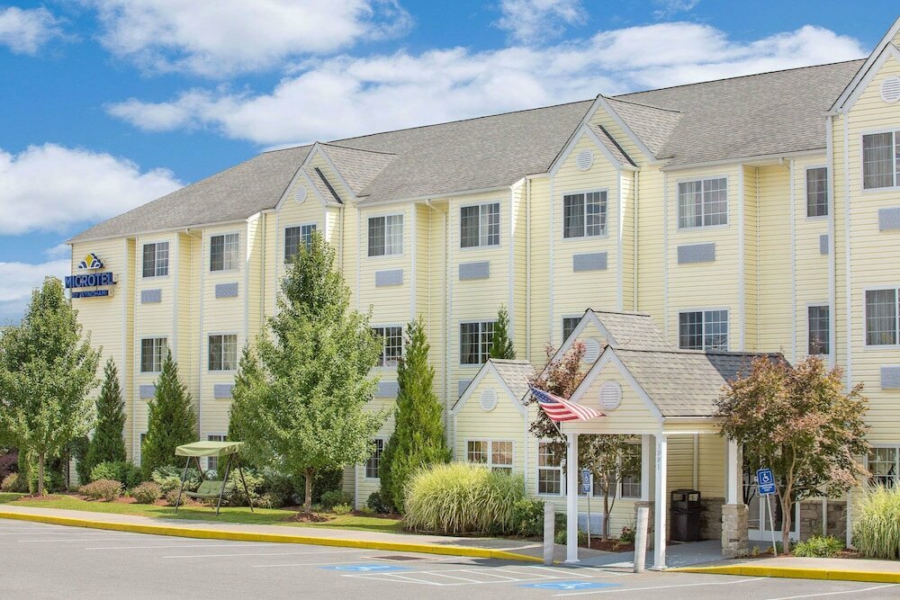 Hotel Microtel Inn & Suites by Wyndham Beckley East, State of West Virginia, photo