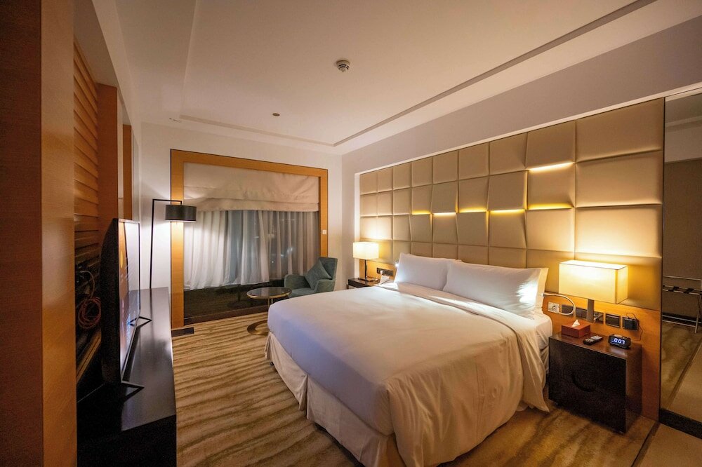 Фото DoubleTree by Hilton Riyadh - Al Muroj Business Gate