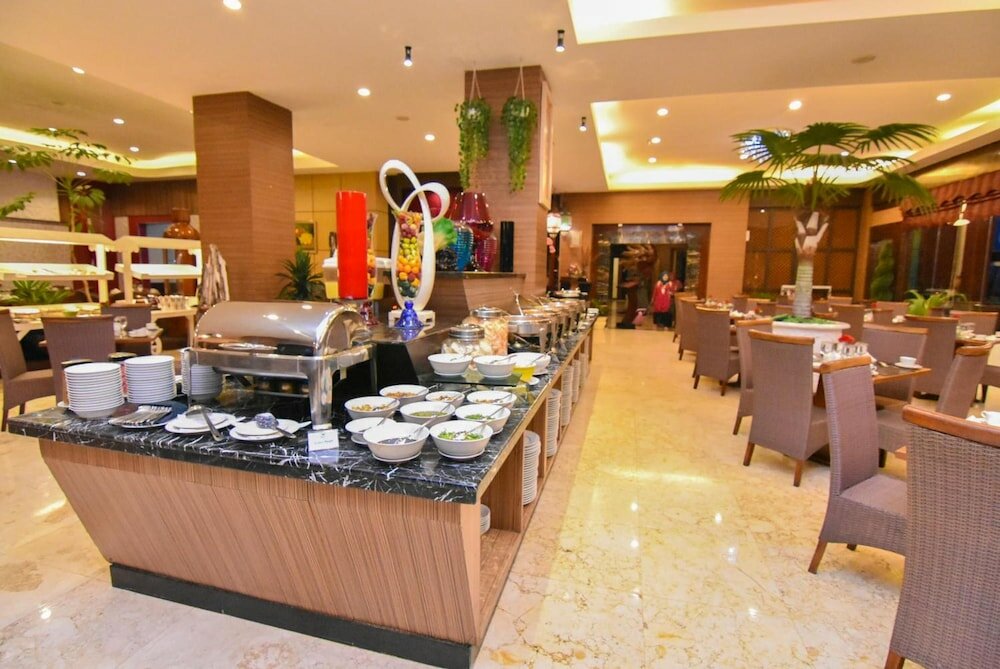 Фото Grand Rocky Hotel