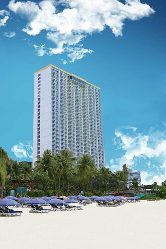 Гостиница Dusit Thani Guam Resort в Гуаме