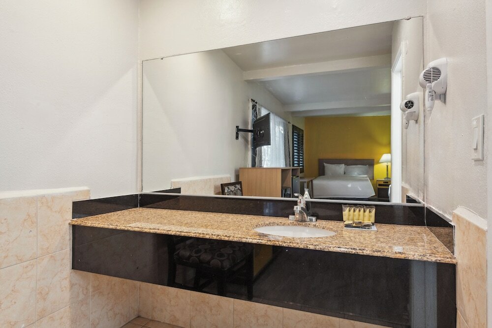 Фото Hotel H Wood