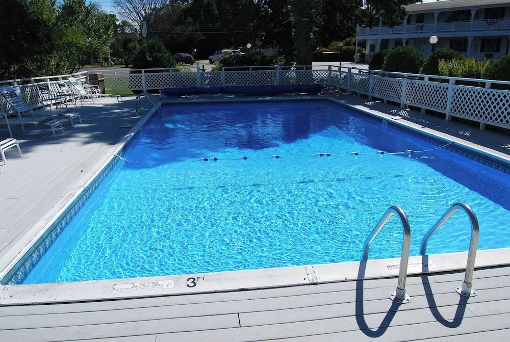 Фото Cedar Crest Inn