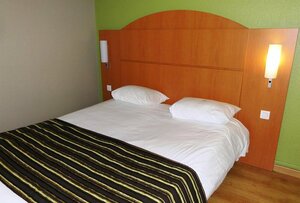 Hotel Kyriad Toulouse Sud - Roques (Occitanie, Haute-Garonne, Arrondissement de Muret, Roques, Chemin des Moines, 1), hotel