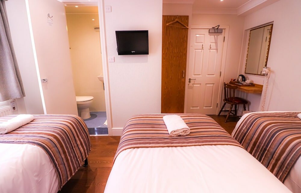 Фото The Fairway Hotel