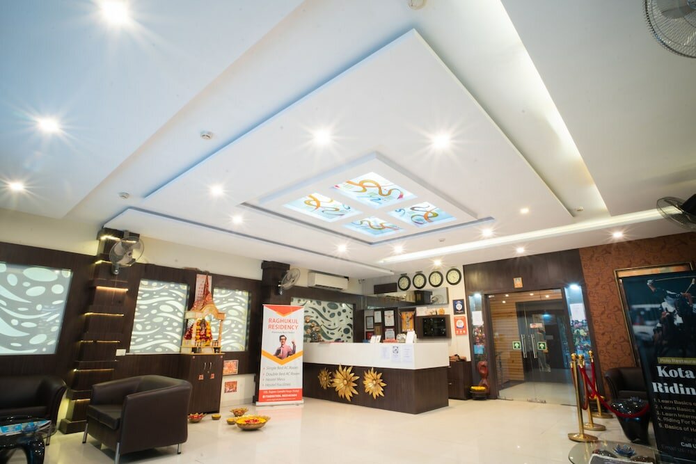 Фото Hotel Flowers Inn