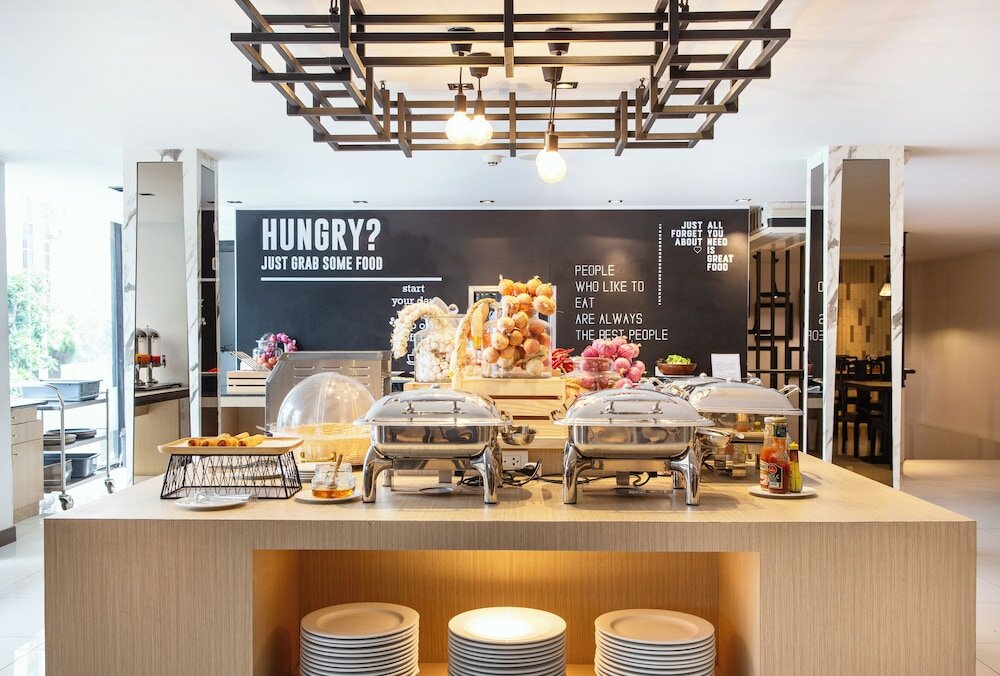 Фото Three Sukhumvit Hotel