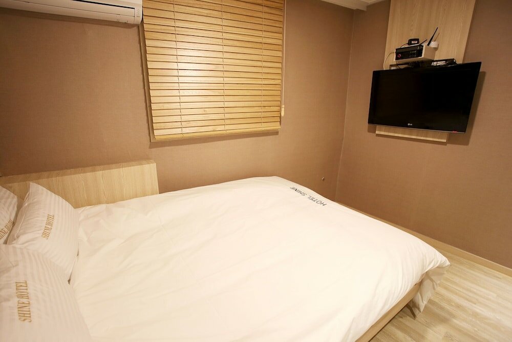 Фото Shine Hotel