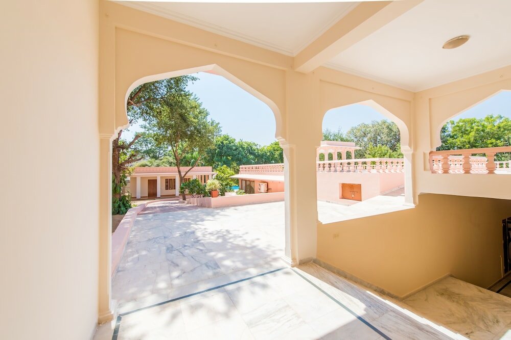 Фото Hotel Dev Vilas