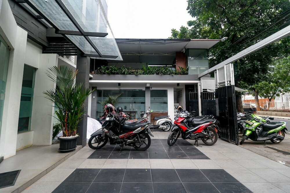 Hotel RedDoorz near Kebon Jeruk Jakarta, Jakarta, photo