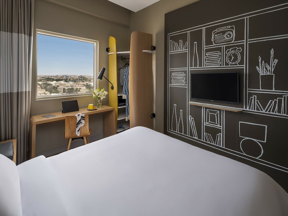 Фото Ibis Jeddah Malik Road