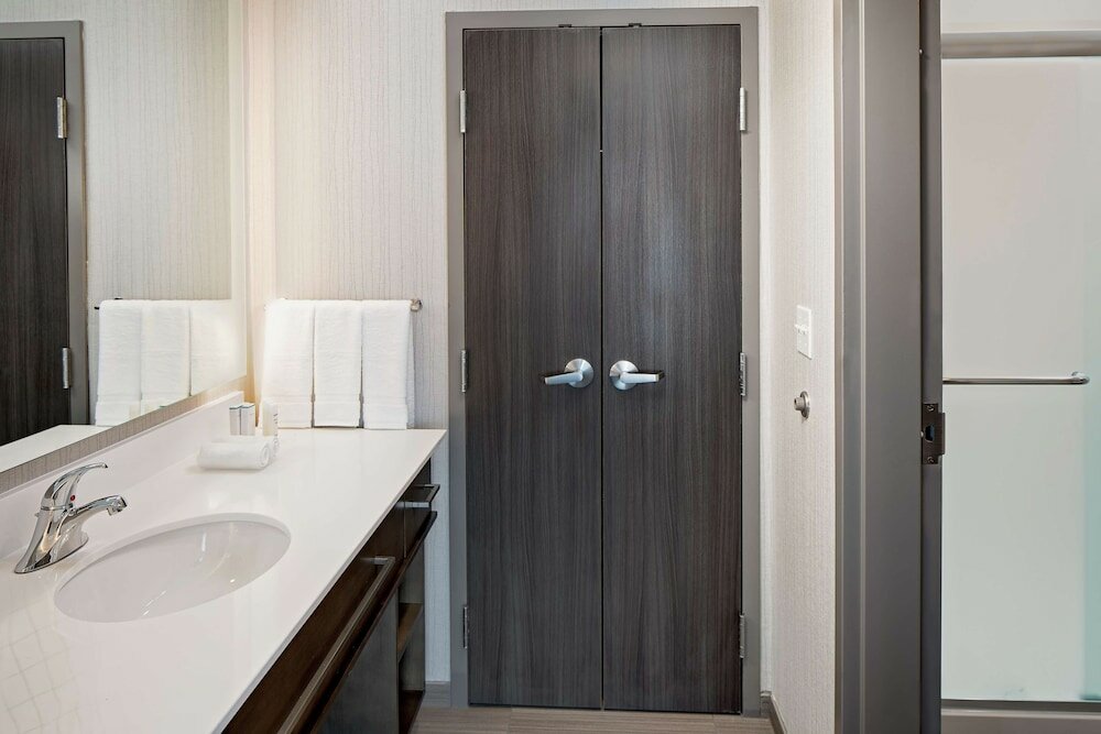 Фото Homewood Suites by Hilton Ronkonkoma