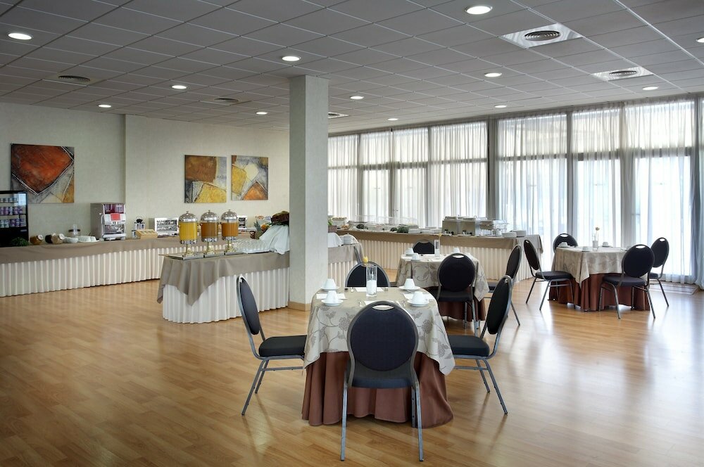 Фото Exe Sevilla Palmera