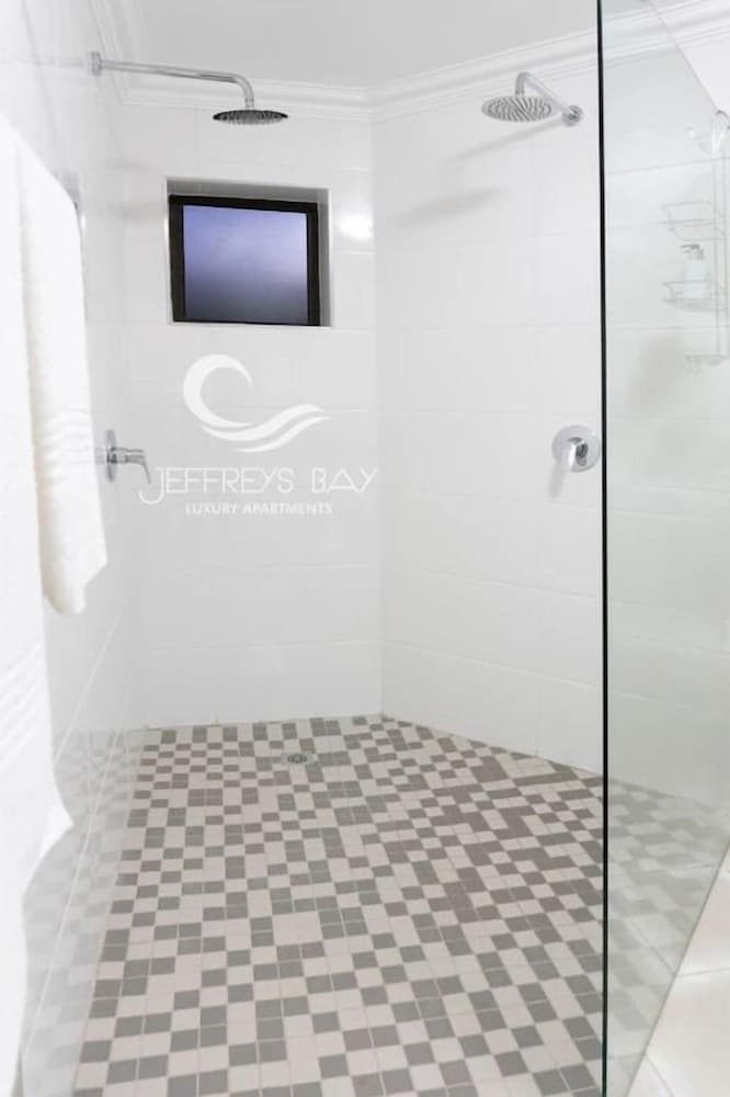 Фото Jeffreys Bay Luxury Apartments