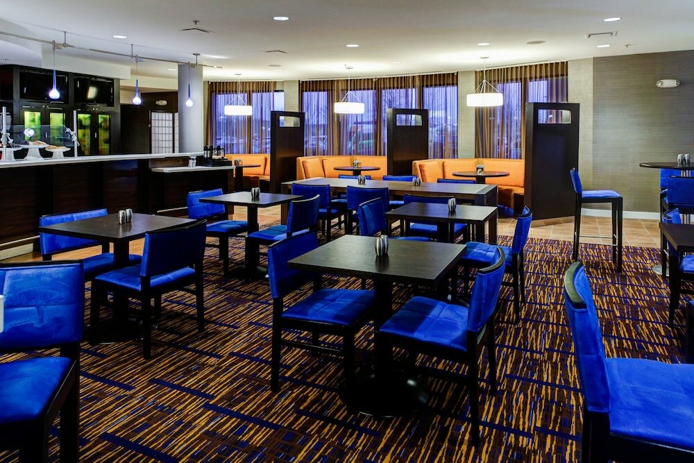 Фото Courtyard by Marriott Atlanta Airport West