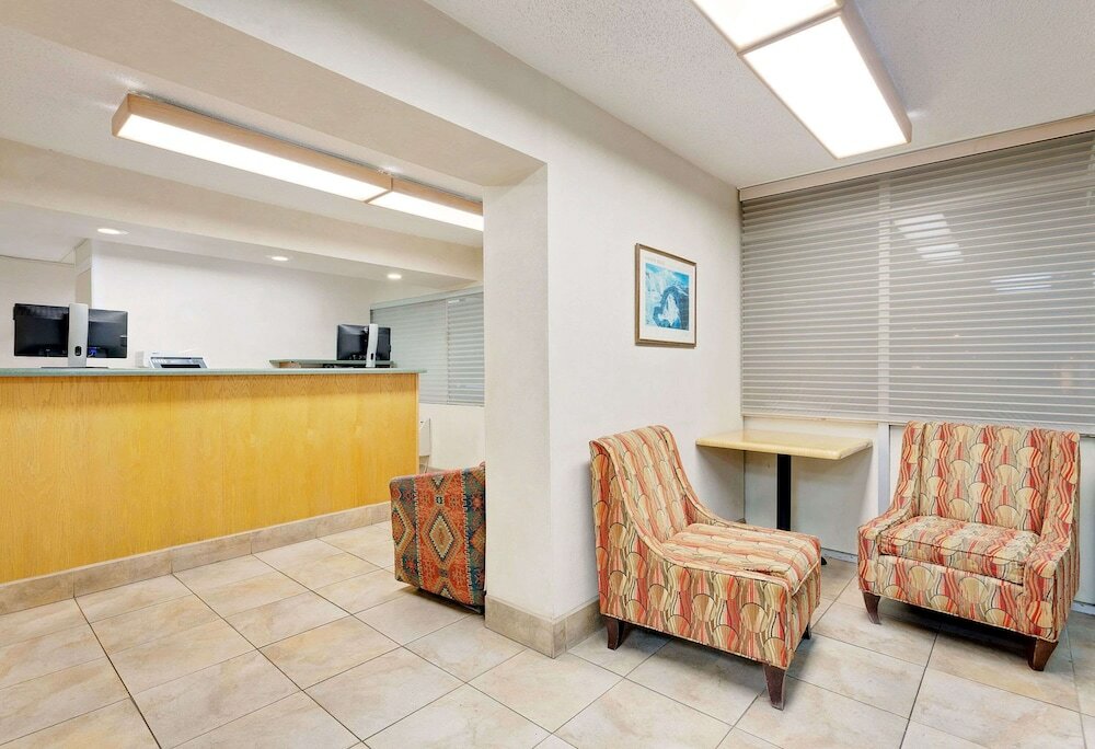 Фото Knights Inn Page