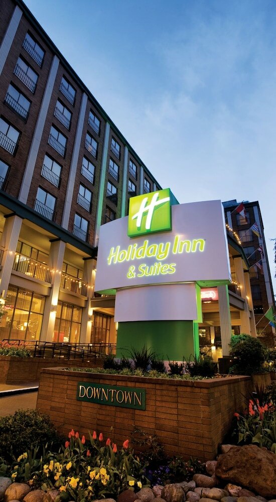 Фото Holiday Inn Hotel & Suites Vancouver Downtown, an Ihg Hotel