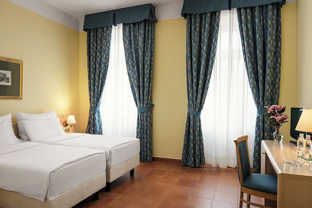 Фото отеля 3