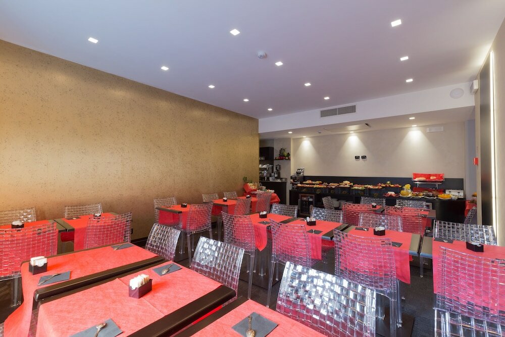 Фото Floris Hotel