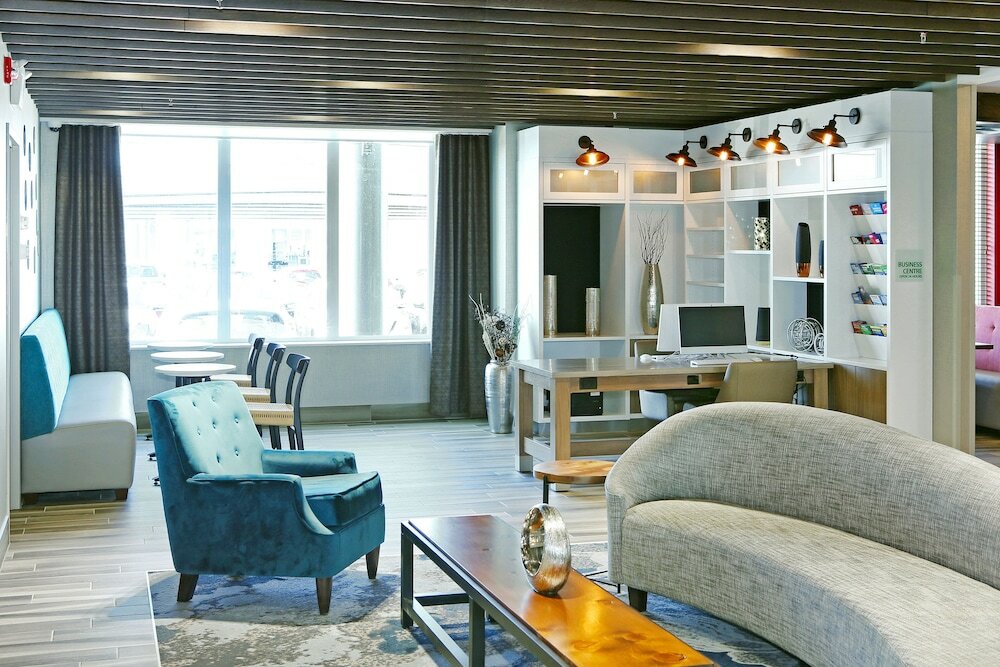 Фото Holiday Inn Hotel & Suites Calgary Airport North by IHG