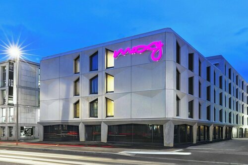 Гостиница Moxy Lausanne City в Лозанне