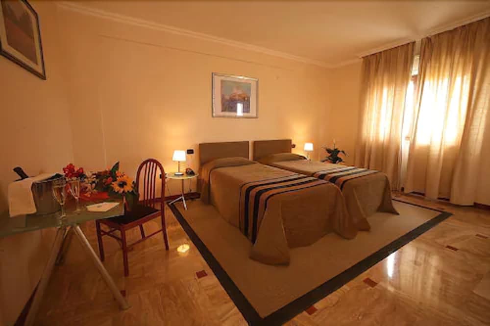 Фото Hotel Palace 2000