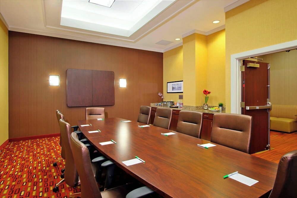 Фото Courtyard by Marriott Oakland Downtown