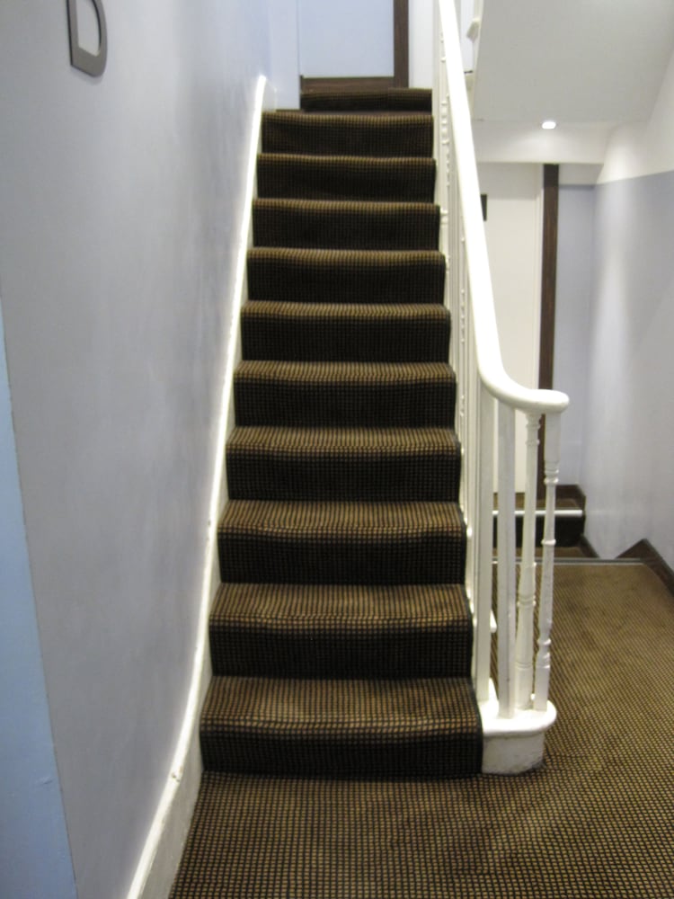 Фото The Angus Hotel