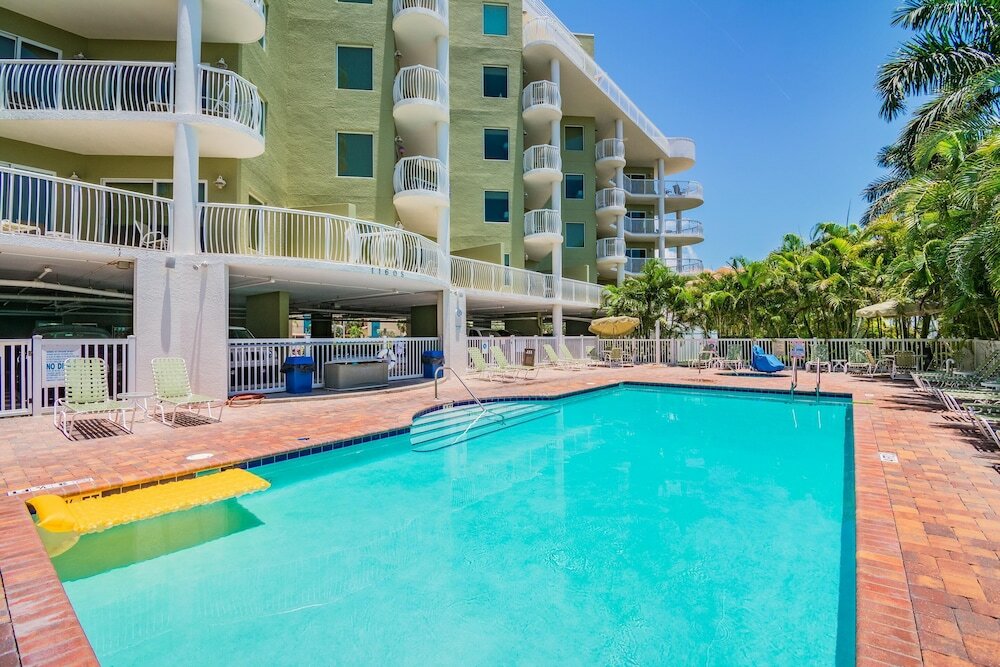 Фото Crystal Palms Beach Resort