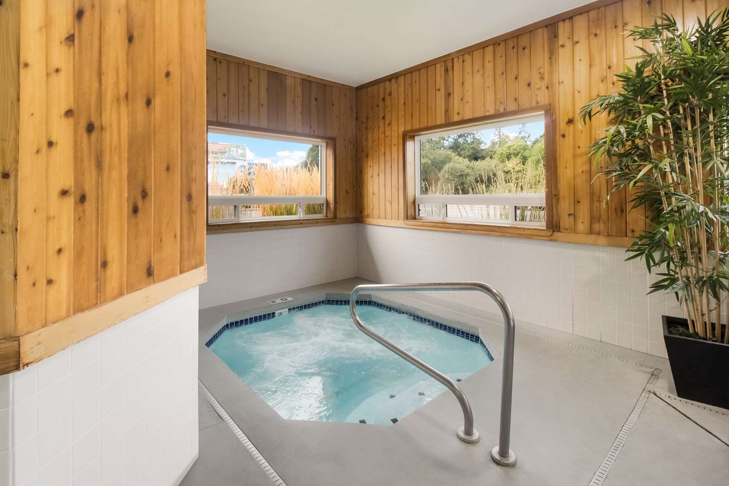 Фото Best Western McMinnville Inn