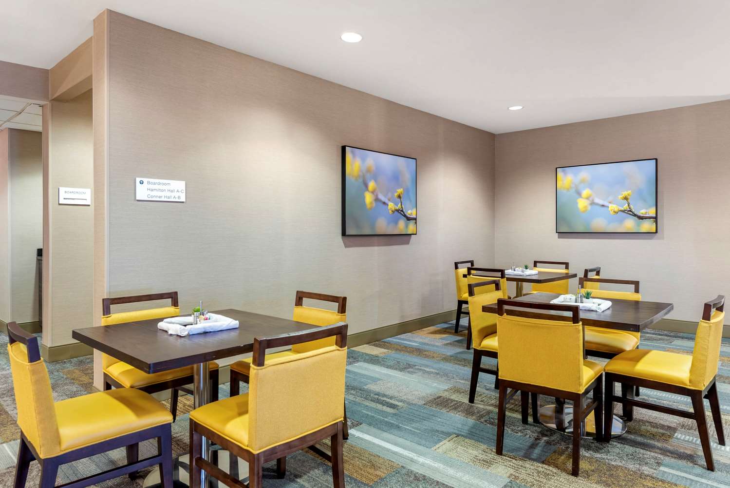 Фото Wyndham Noblesville