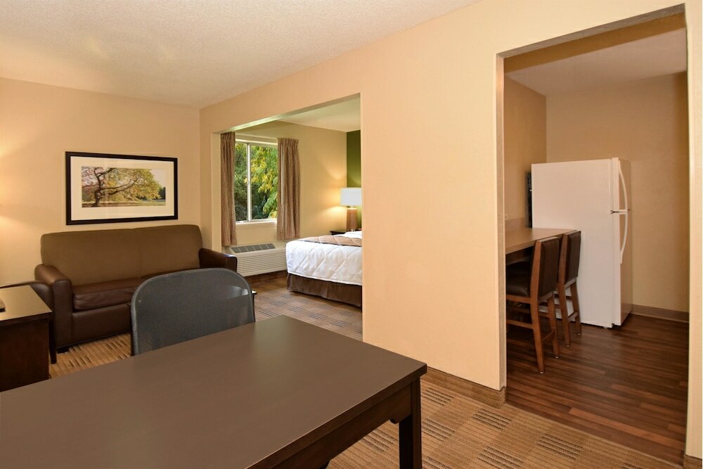 Фото Extended Stay America Suites Cleveland - Middleburg Heights