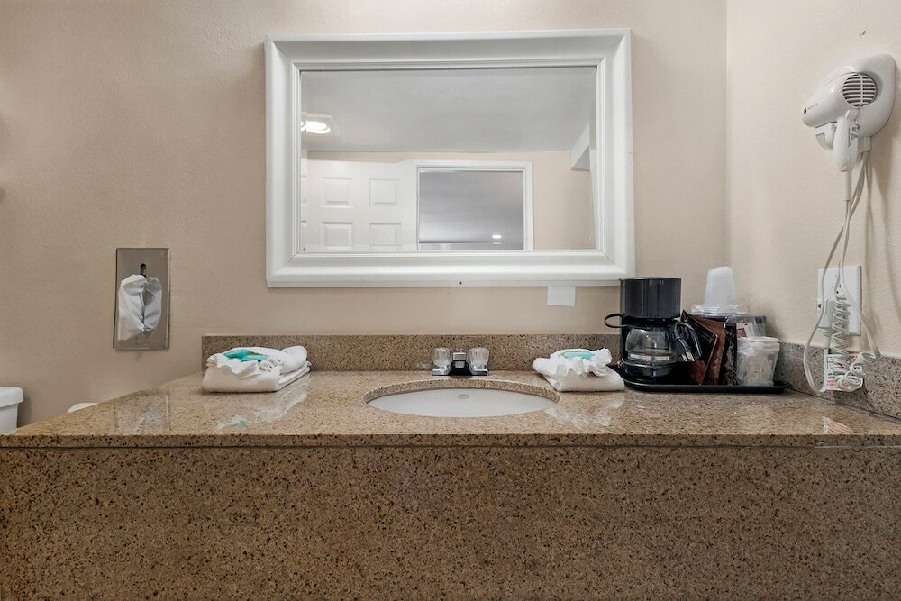 Фото Heritage Inn Express Roseville