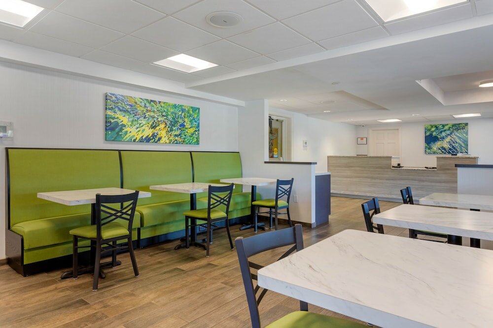 Фото Econo Lodge Hicksville