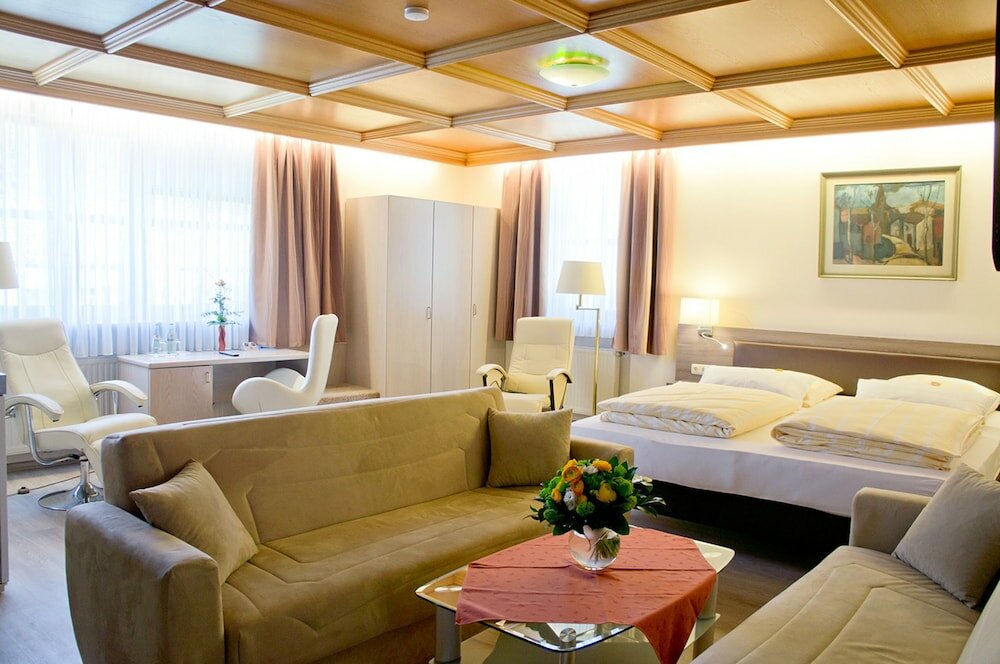 Фото Hotel-Restaurant Kastanienhof Lauingen