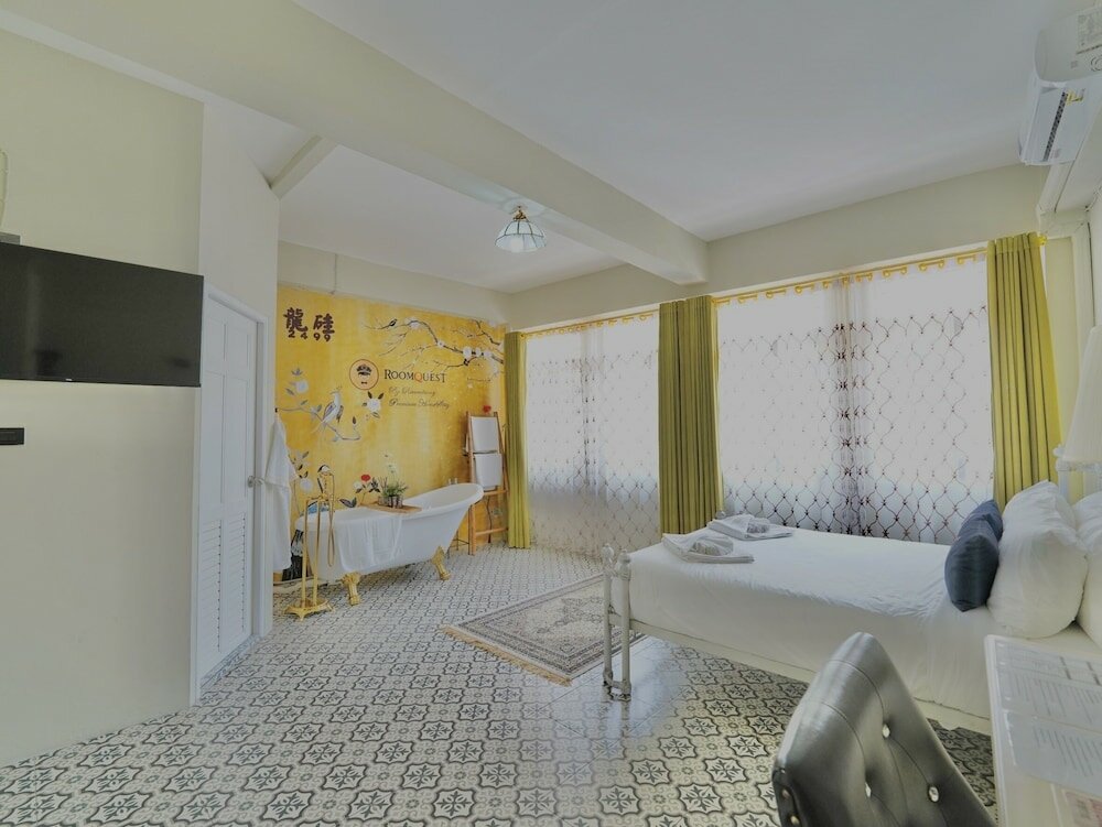 Фото 2499 Heritage Chinatown Bangkok Hotel by RoomQuest