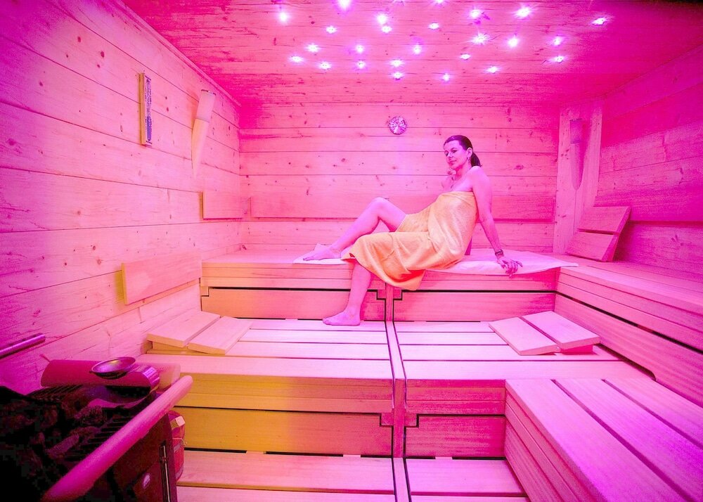 Фото Landhaus & Burg Hotel Romantik