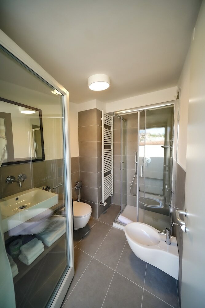 Фото Bergamo Inn 15