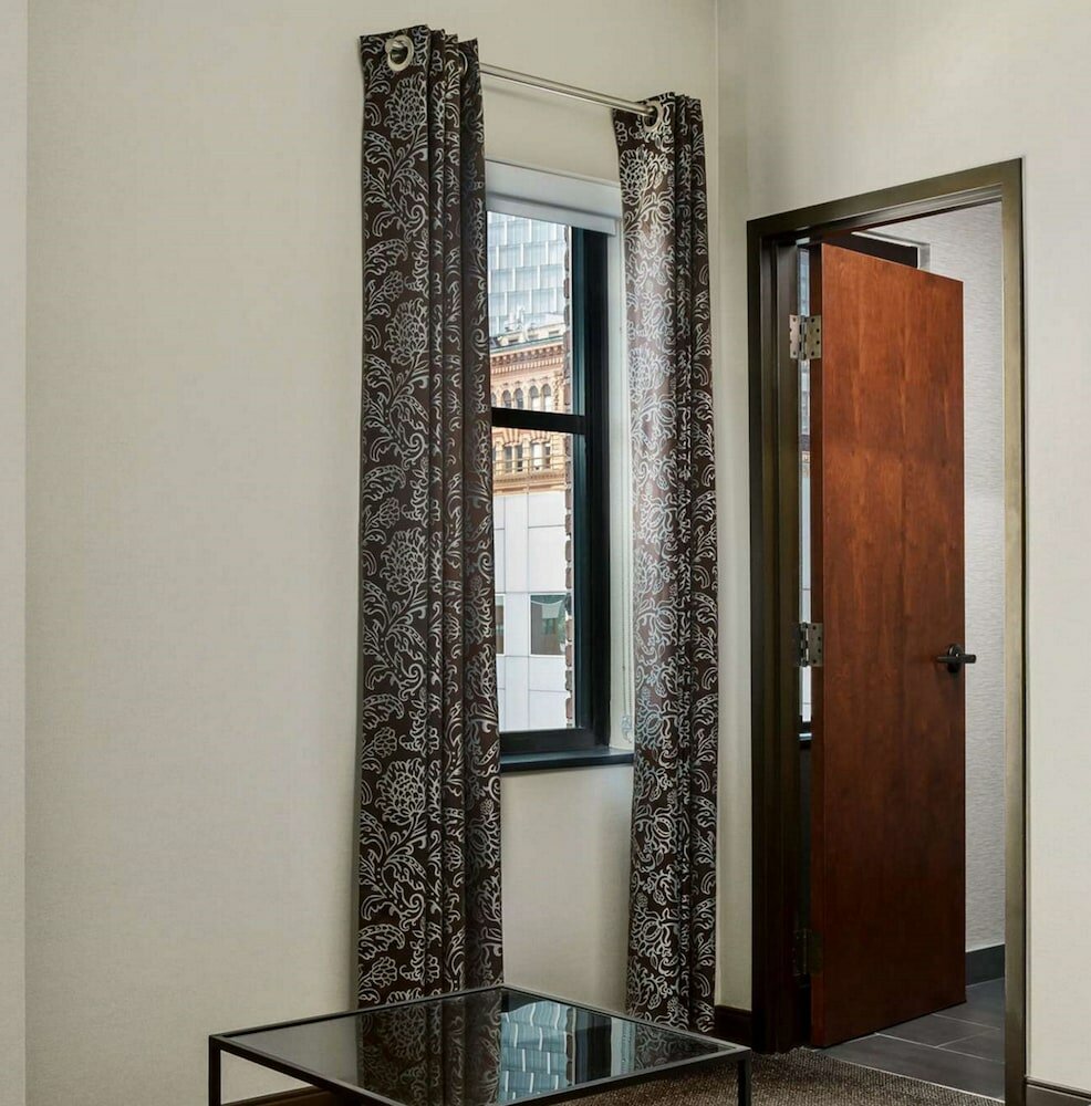 Фото Joinery Hotel Pittsburgh, Curio Collection by Hilton