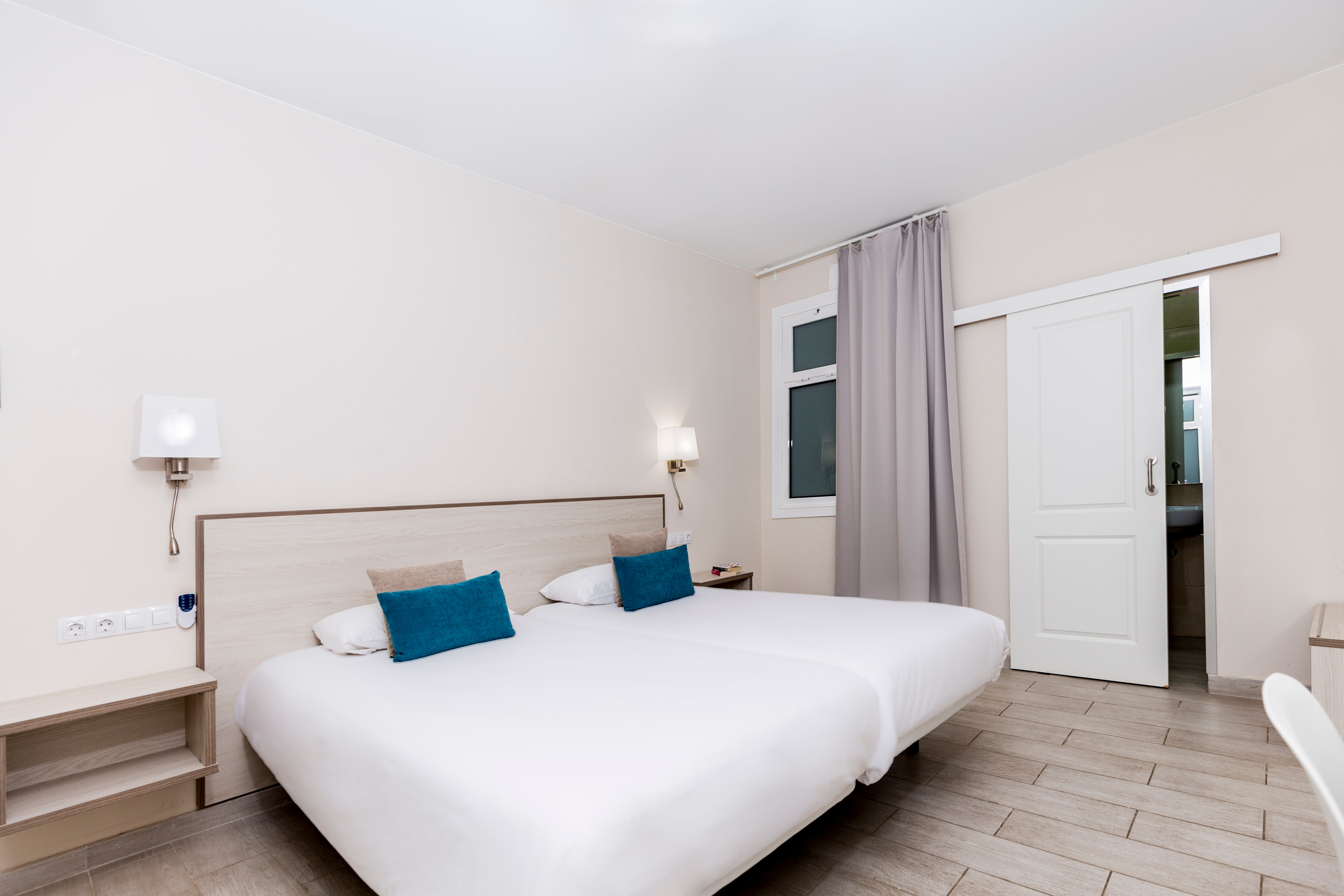 Фото Hotel Madrid