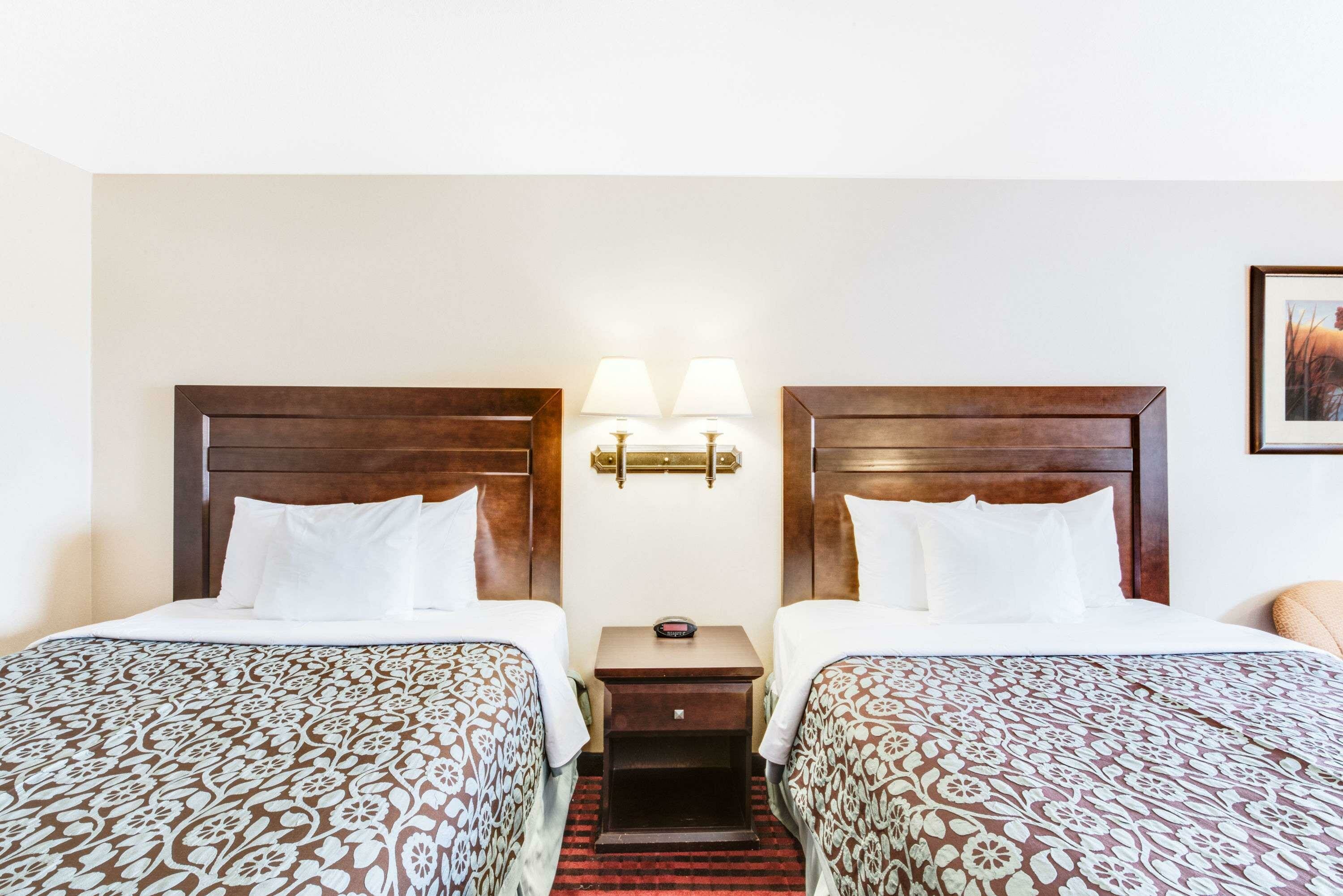 Фото Days Inn by Wyndham Fort Stockton