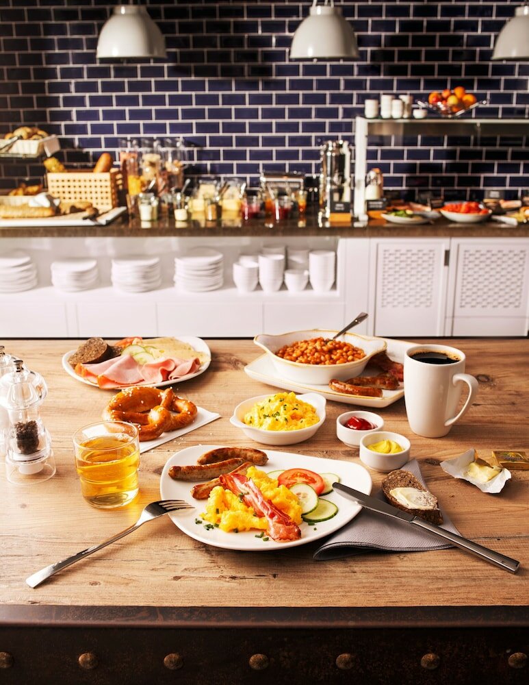 Фото Premier Inn Munich City Centre