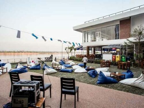 Гостиница Blu Hotel в Накхонпханоме