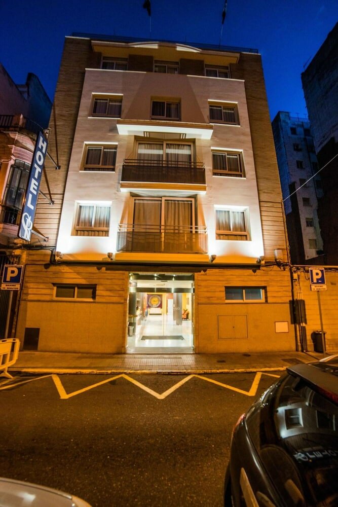 Фото Hotel Serrano