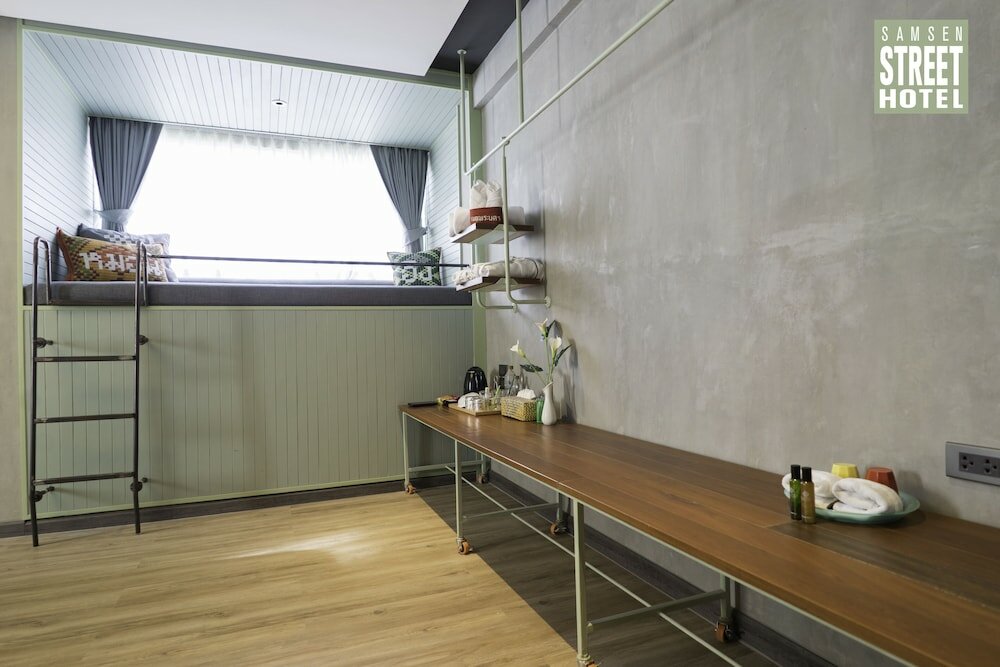 Фото Samsen Street Hotel